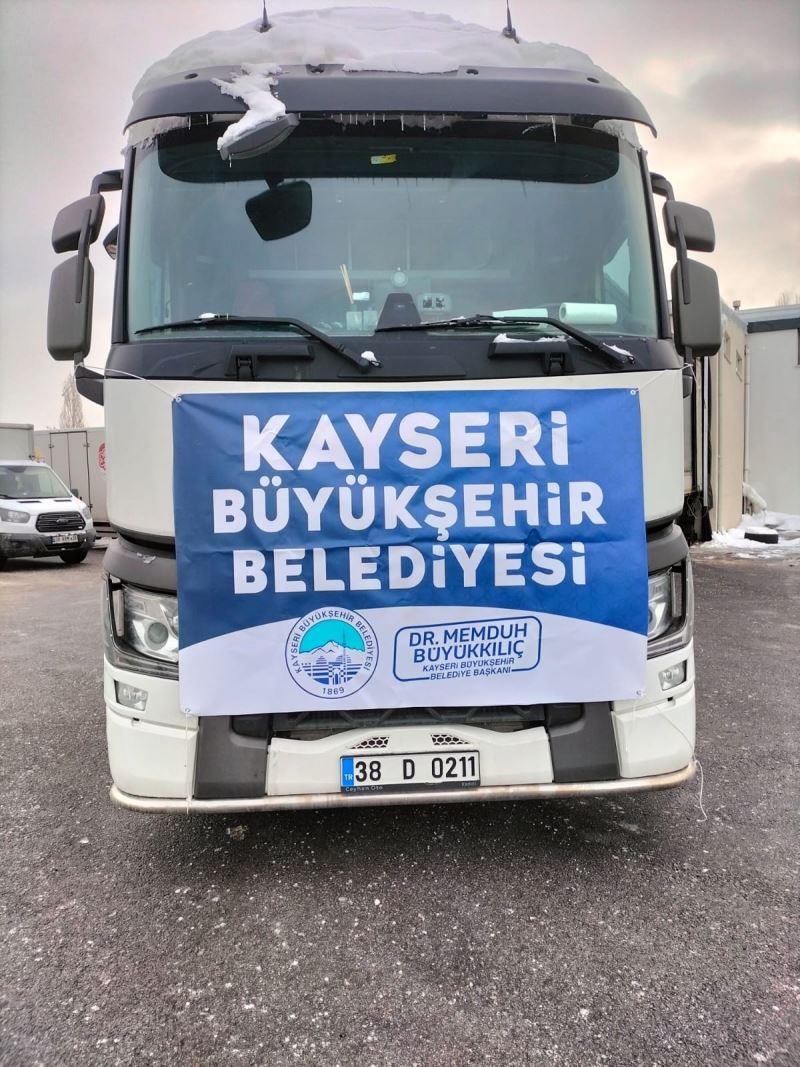 Kayseri Büyükşehir’in Deprem Bölgesine Yardım Tırı Sayısı 40’a Ulaştı