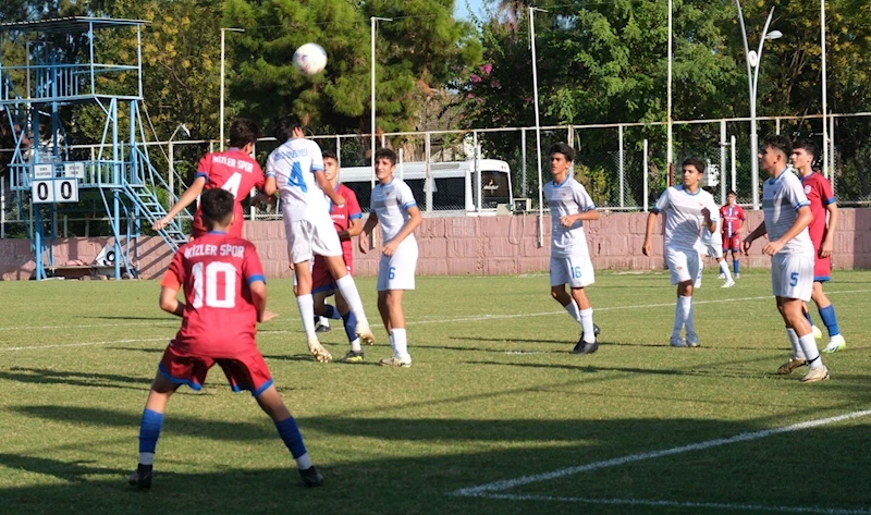 Kemer Belediye Merkez Spor evinde galip