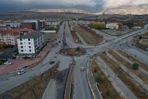 Geçit Yerleşkesi Dönel Kavşağı yapımı çalışmalarında sona gelindi.