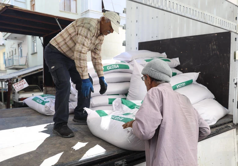 Büyükşehir’den Korkutelili üreticilere 60 ton buğday desteği