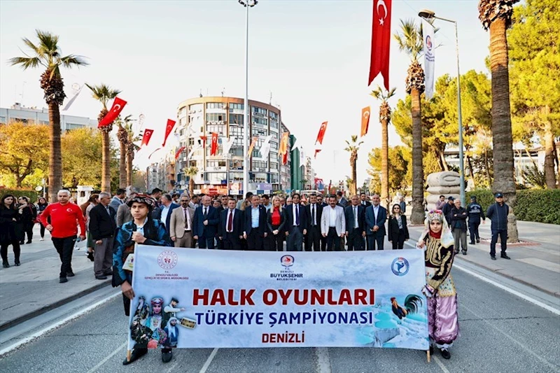 Halk Oyunları Türkiye Şampiyonası kortejle başladı