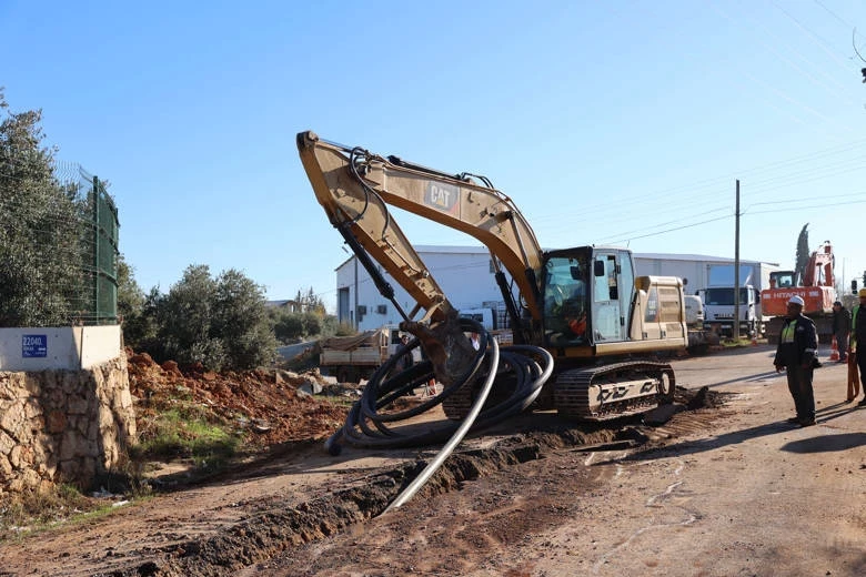 ASAT Aksu ilçesinde içme suyu hatlarını yeniliyor