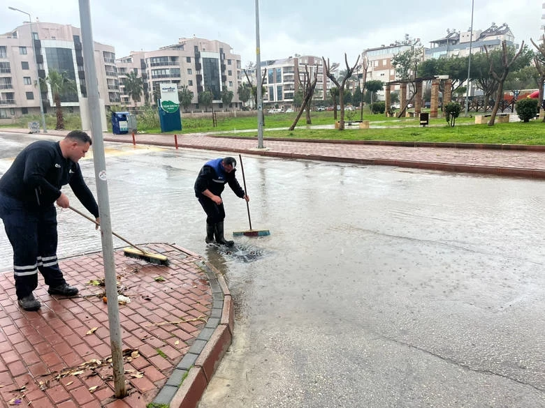 ASAT ekiplerinin yağmur mesaisi