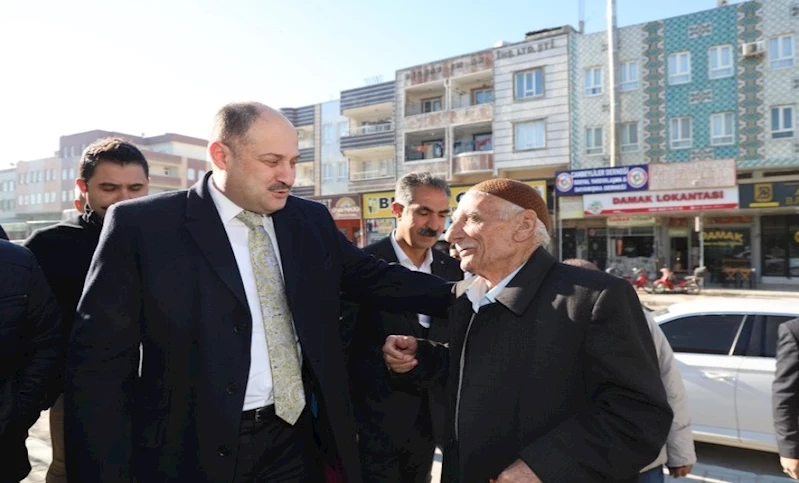 Başkan Gülpınar, Esnafı Ziyaret Edip Asfalt Çalışmalarını İnceledi