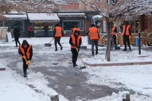 Kar küreme çalışmalarımız devam ediyor.