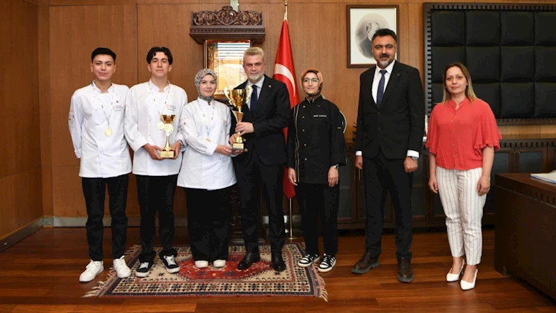 Başkan Görgel, Şampiyon Şefleri Tebrik Etti