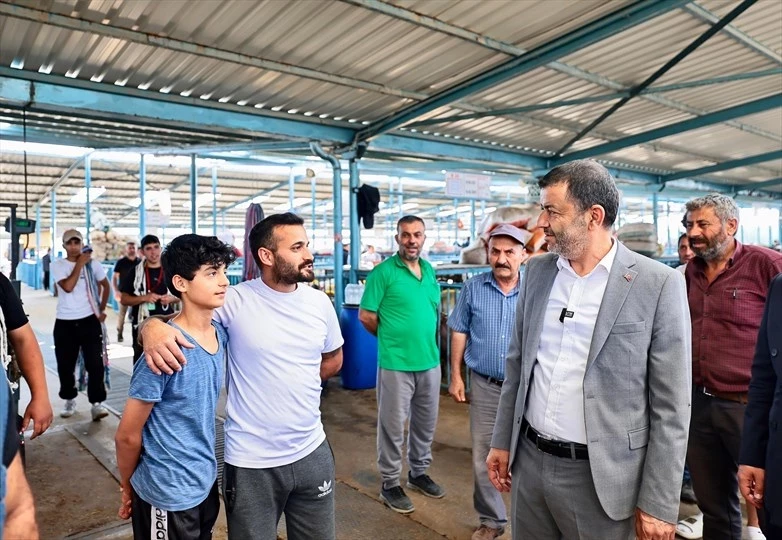 Başkan Çavuşoğlu’ndan Kurban Pazarı ziyareti