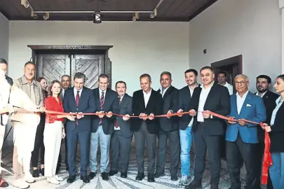 Minyatür müze mikroskopla gezilecek