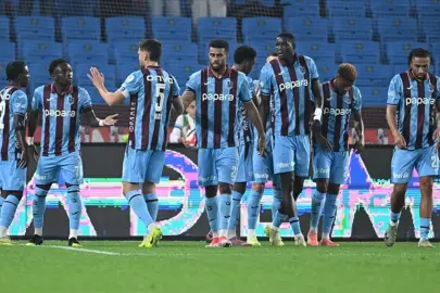 RAMS BAŞAKŞEHİR TRABZONSPOR CANLI | Trabzonspor, Rams Başakşehir deplasmanında! Fatih Tekke'nin 11'i belli oldu...