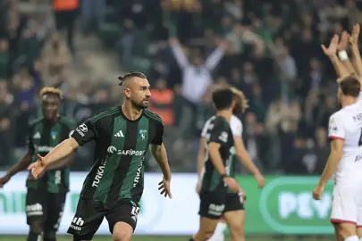 Trendyol Süper Lig: Kocaelispor, Gençlerbirliği'ni tek golle geçti!