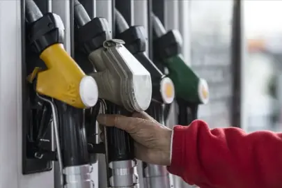 10 Aralık güncel akaryakıt fiyatları: Benzin, motorin ve LPG’nin litresi kaç TL? İşte yanıtı…