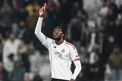 Abraham ligde 6. golünü attı