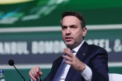 Bakan Bayraktar: Yenilenebilir enerjide 2030 hedefi 120 gigavat
