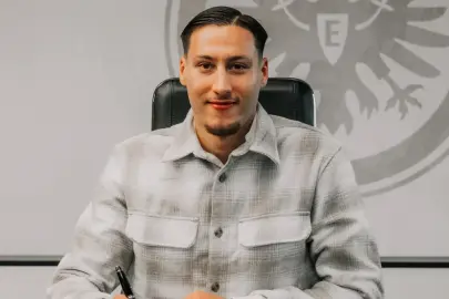 Eintracht Frankfurt, Younes Ebnoutalib ile anlaşma sağladı!