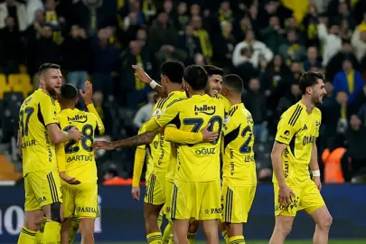 Fenerbahçe, ligde namağlup serisini 16. haftada da korudu!