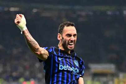 Hakan Çalhanoğlu’nun gol attığı maçta Inter farka koştu