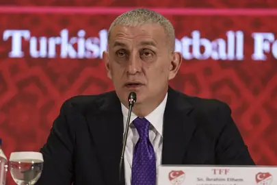 İbrahim Hacıosmanoğlu'ndan hakemler için sert ifadeler! "Herkesle hesaplaşacağım, gerekeni yapacağım"