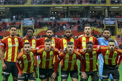 Kayserispor'a 17 maçta 42 sarı kart ve 2 kırmızı kart!