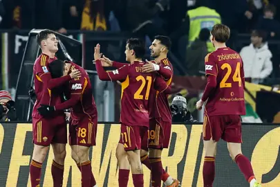Roma, Genoa engelini 3 golle geçti!