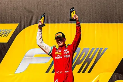 Türkiye’nin Formula pilotu Alp Aksoy, Formula Trophy’de şampiyon