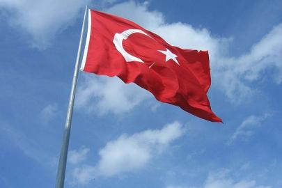 Ali ÖZDEMİR "Şanlı Türk bayrağımıza yönelik saldırıyı şiddetle lanetliyorum. "