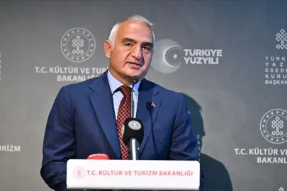 Bakan Ersoy: "Bölgesel krizlere rağmen turizm güçlü performans sergiledi"