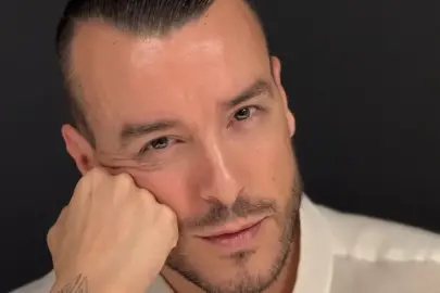 Cem Adrian’dan “Aynı Yağmur Altında”ya özel iki şarkı!