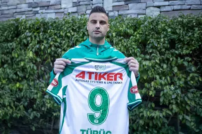 Deniz Türüç, Konyaspor ile sözleşme imzaladı!