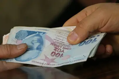 Milyonların geliri pazartesi günü artacak! Memur, emekli ve SED için masadaki 4 formül