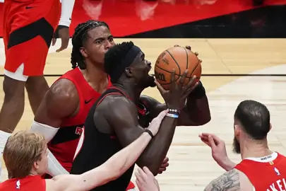 NBA: Adem Bonalı Philadelphia 76ers, Toronto Raptors'a mağlup!