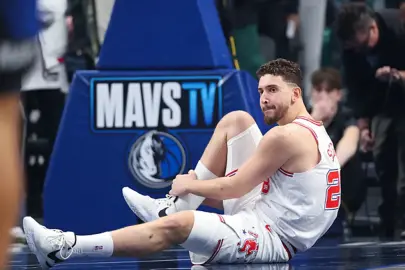 NBA'de Alperen Şengün'ün sakatlandığı maçta Rockets, Mavericks'e yenildi