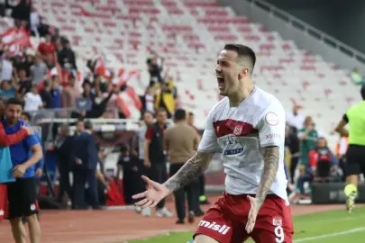 Sivasspor'da Rey Manaj sürprizi!