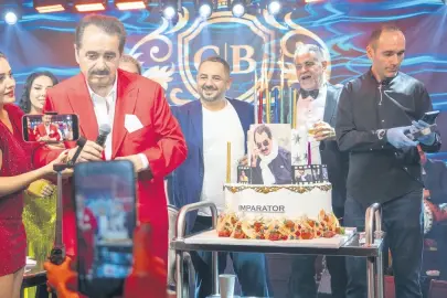 Yeni yılı sahnede karşıladılar