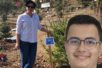 16 yaşındaki oğlu ölü bulunmuştu. Mezar başında kalp krizi geçiren anne hayatını kaybetti