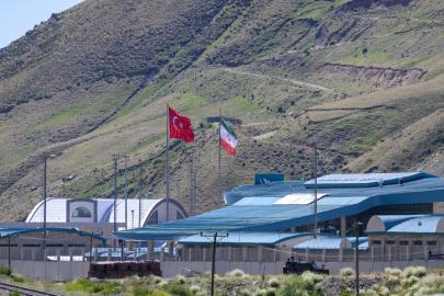 ABD ve İsrail, İran'ı vurdu | DMM'den Türkiye sınırı iddiasına yalanlama