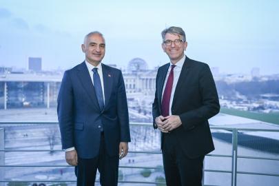 Almanya'da Göbeklitepe sergisi. Bakan Ersoy ve Alman Bakan sergi öncesi buluştu