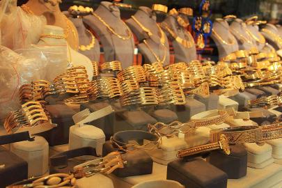 Altın fiyatlarında dalgalı seyir sürüyor