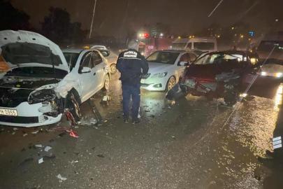 Antalya'da iki otomobil çarpıştı: 5 yaralı