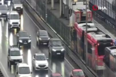 Avcılar'da metrobüs kazası. Yaralılar var