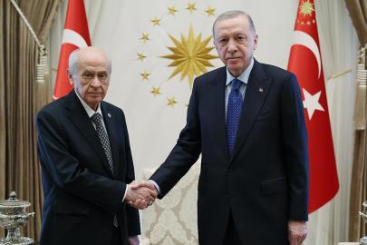 Bahçeli, Cumhurbaşkanı Erdoğan'ın doğum gününü kutladı. 72. yaşa özel 72 gül