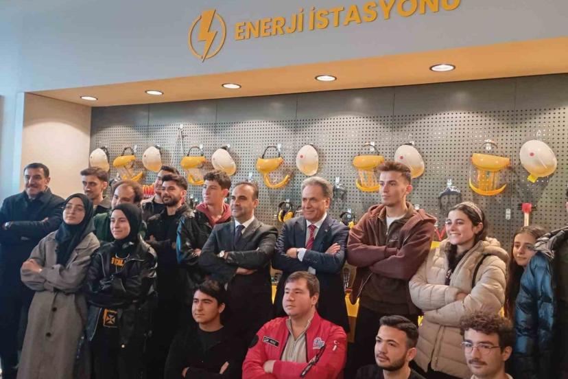 Bakan Kacır, İnönü Üniversitesi’nde Milli Teknoloji Atölyesi’nin açılışını yaptı