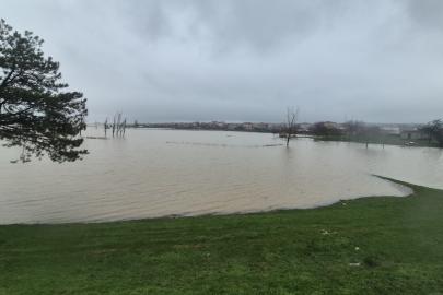 Baraj kapakları açıldı, Meriç Nehri taştı