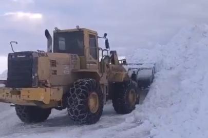 Bitlis’te yol açma ve genişletme çalışmaları sürüyor