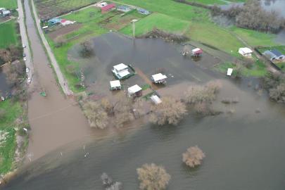 Bursa'da göl taştı. Su seviyesi 10 metre yükseldi, hobi bahçeleri sular altında kaldı 