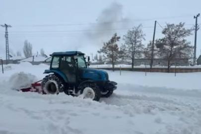 Diyadin’de kar engel olamadı, köy harekete geçti