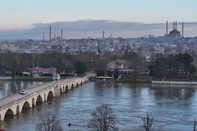 Edirne'de kırmızı alarm sonrası normale dönüş. Tehlike seviyesi turuncuya düşürüldü