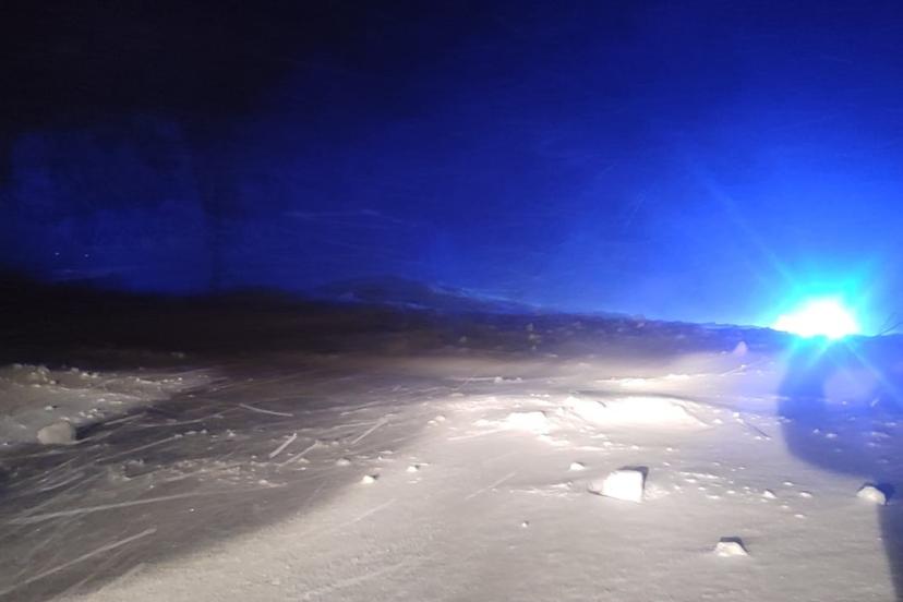 Eğribel Tüneli girişinde çığ düştü: Yol ulaşıma kapandı