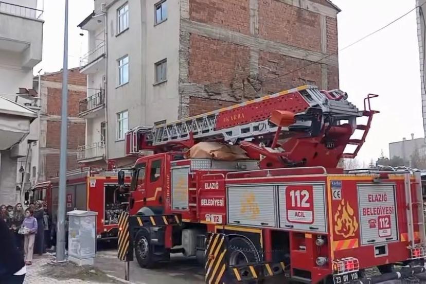 Elazığ’da ev yangını