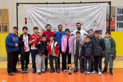 Erzurumlı Kick Boksçular madalyalarla dönüyor