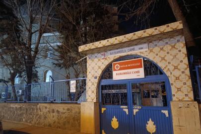 "Fatura borcu" nedeniyle elektriği kesilen camide ibadet yapılamadı